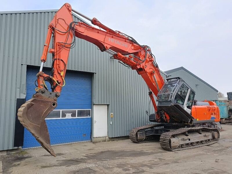 2008 Hitachi ZX350LC-3 crawler excavator, side profile view 2008 Hitachi ZX350LC-3 crawler excavator, side profile view