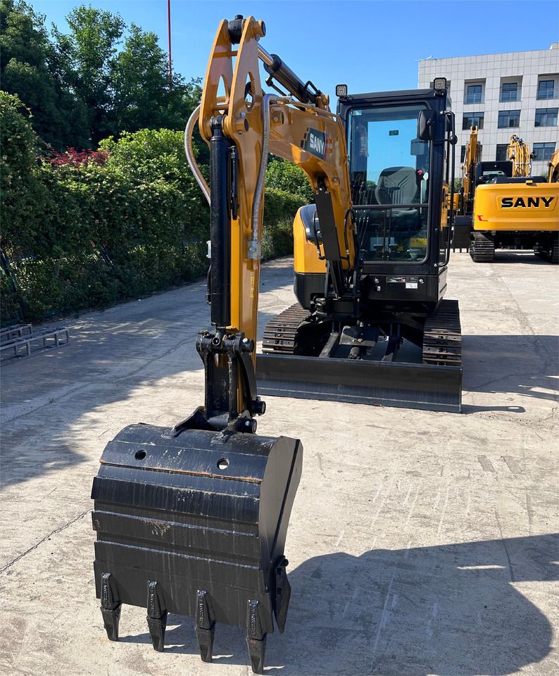 2024 Sany SY35U mini excavator front view 2024 Sany SY35U mini excavator front view