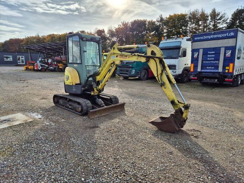 2007 Yanmar VIO25 mini excavator, side view 2007 Yanmar VIO25 mini excavator, side view