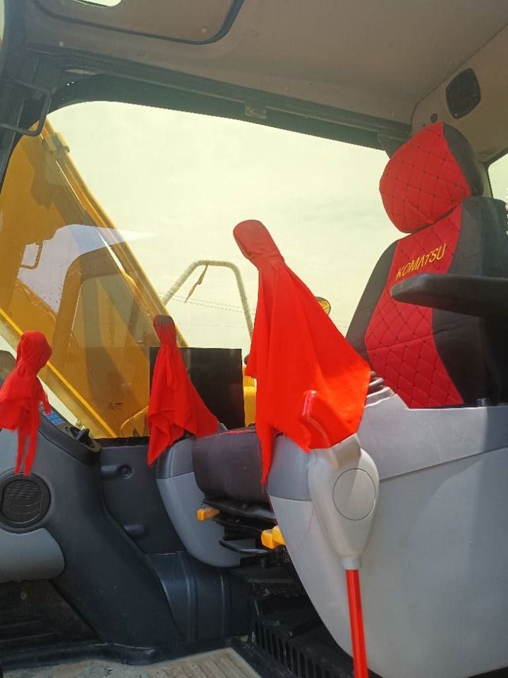 2023 Komatsu PC120 crawler excavator interior view 2023 Komatsu PC120 crawler excavator interior view