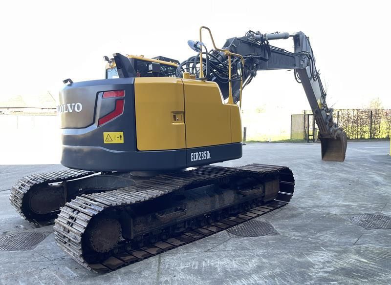 2014 Volvo ECR235DL crawler excavator, rear three-quarter view 2014 Volvo ECR235DL crawler excavator, rear three-quarter view