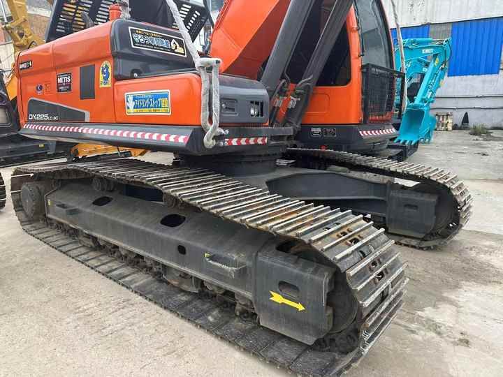 2024 Doosan DX225LC-9C crawler excavator, side view 2024 Doosan DX225LC-9C crawler excavator, side view