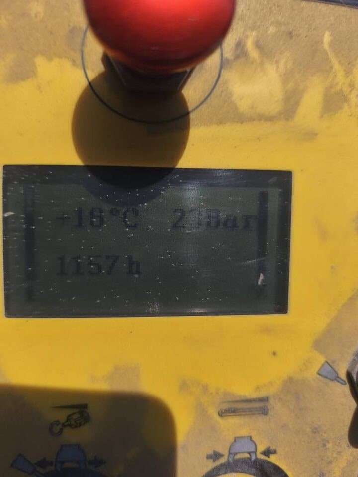 2018 Brokk 400 demolition excavator control panel display 2018 Brokk 400 demolition excavator control panel display