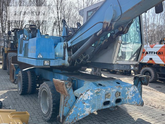 2007 Fuchs MHL320 material handler, side view 2007 Fuchs MHL320 material handler, side view
