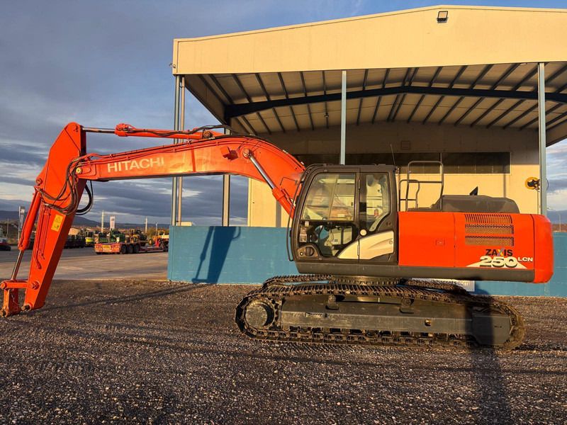 2017 Hitachi ZX250LCN-6 crawler excavator, side view 2017 Hitachi ZX250LCN-6 crawler excavator, side view