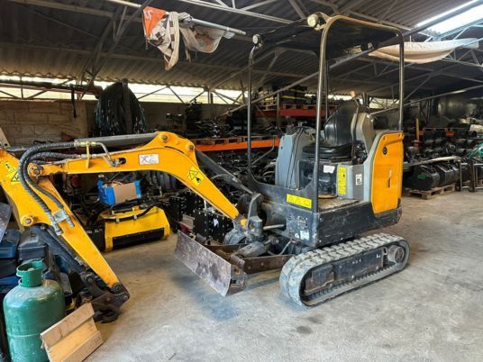2020 Bobcat E17 mini excavator, side view 2020 Bobcat E17 mini excavator, side view