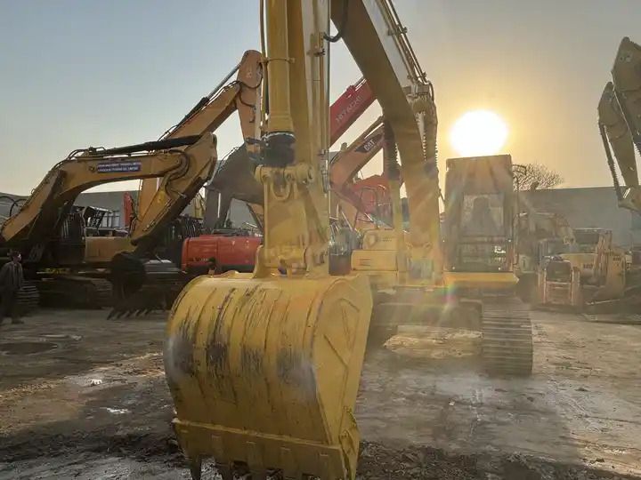 2014 Komatsu PC220-8MO crawler excavator front view 2014 Komatsu PC220-8MO crawler excavator front view
