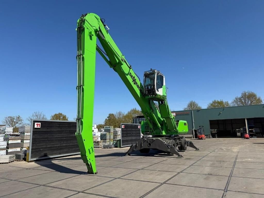2019 Sennebogen 835ME material handler, side view 2019 Sennebogen 835ME material handler, side view