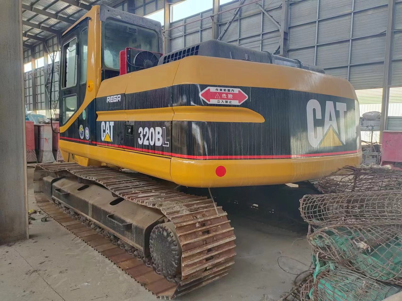 2018 Caterpillar 320BL crawler excavator, rear three-quarter view