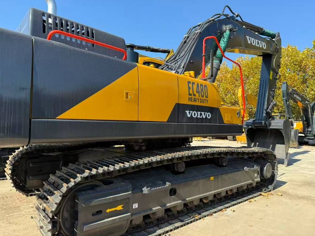 2025 Volvo EC480 crawler excavator side view