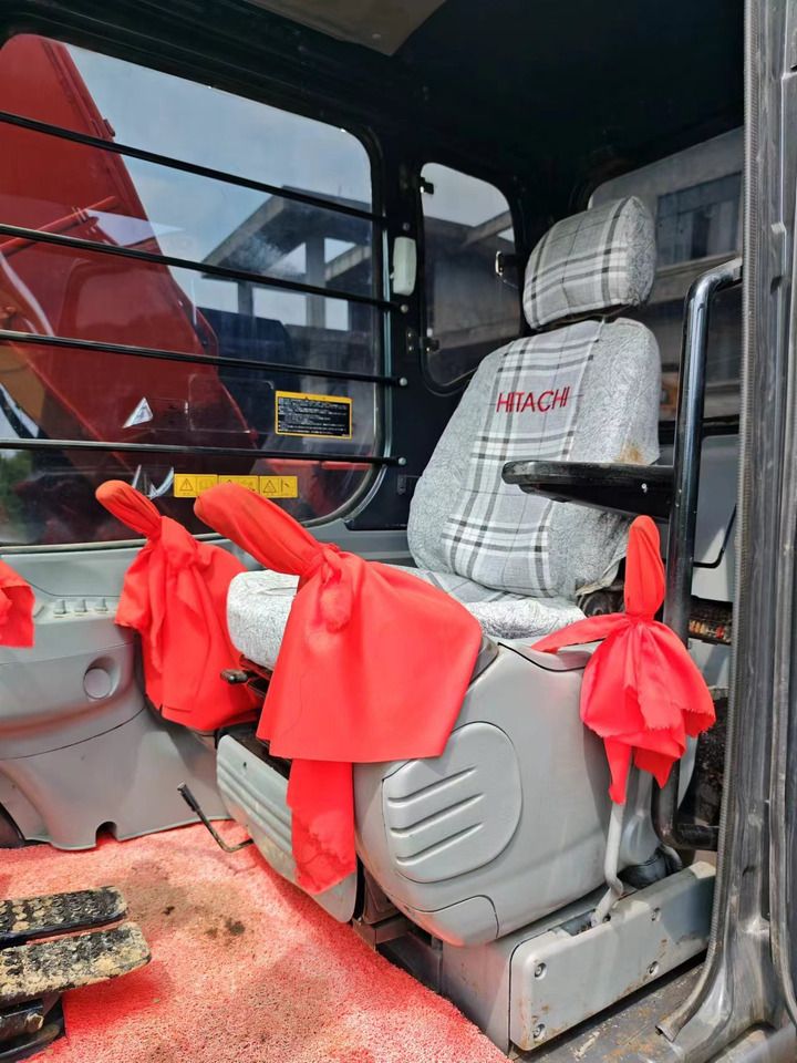 2016 Hitachi EX120-5 Crawler Excavator interior cab view 2016 Hitachi EX120-5 Crawler Excavator interior cab view