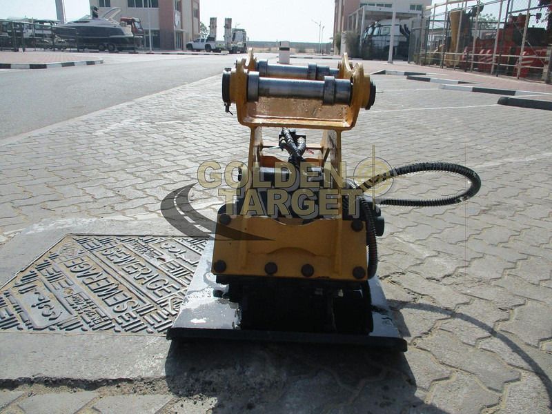 BLK Vibratory Plate Compactor attachment, rear view BLK Vibratory Plate Compactor attachment, rear view