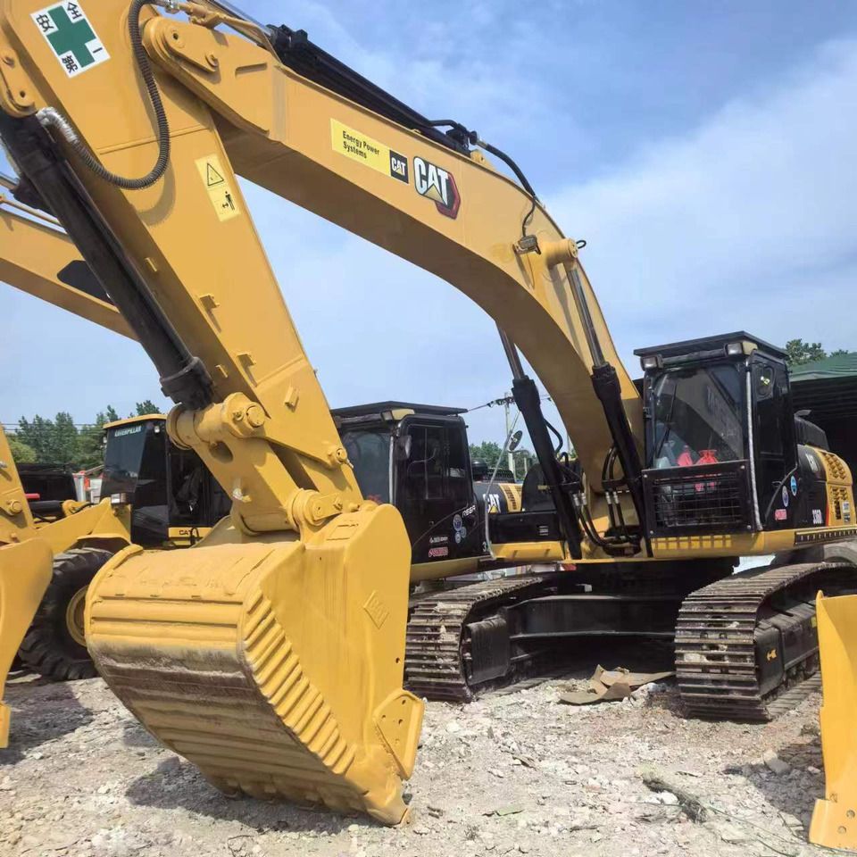 2018 Caterpillar 336D crawler excavator, front three-quarter view 2018 Caterpillar 336D crawler excavator, front three-quarter view
