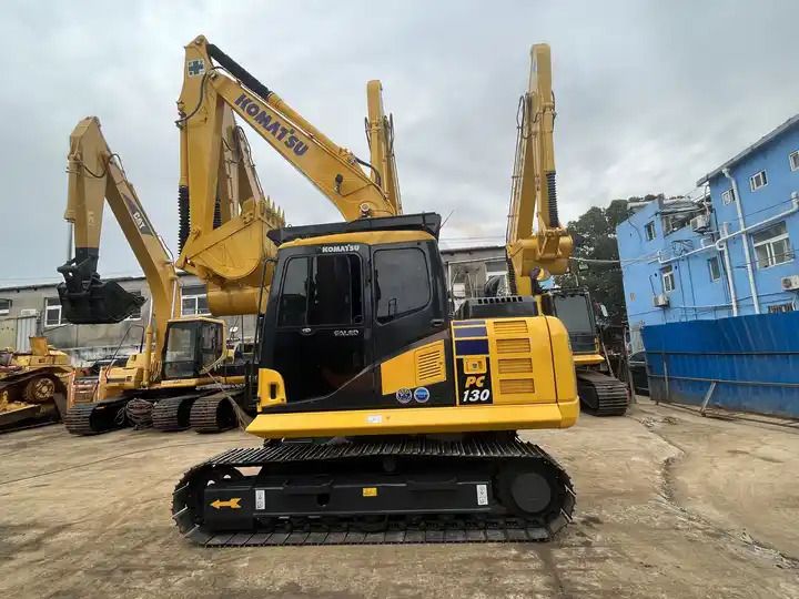 2020 Komatsu PC130-7 crawler excavator, side view 2020 Komatsu PC130-7 crawler excavator, side view