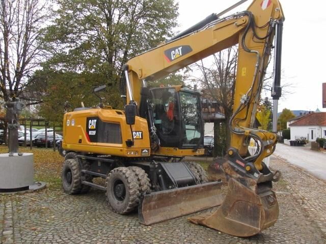 2021 Caterpillar M320F wheel excavator, side view 2021 Caterpillar M320F wheel excavator, side view