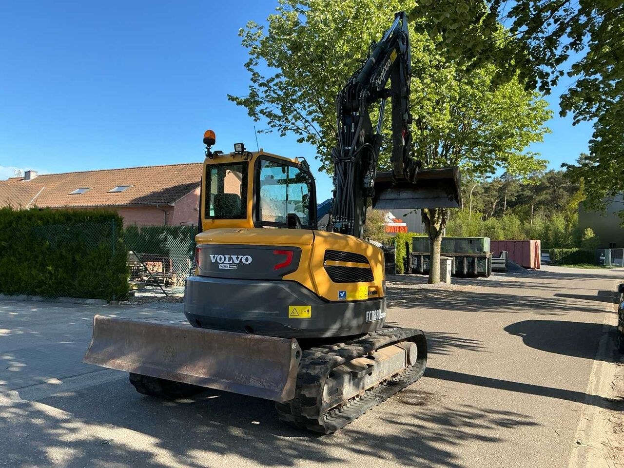 2020 Volvo ECR88 mini excavator rear view 2020 Volvo ECR88 mini excavator rear view