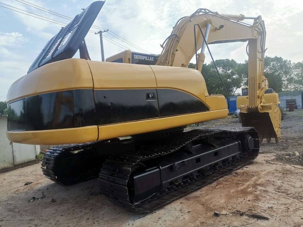 2023 Caterpillar 325C crawler excavator, rear three-quarter view 2023 Caterpillar 325C crawler excavator, rear three-quarter view