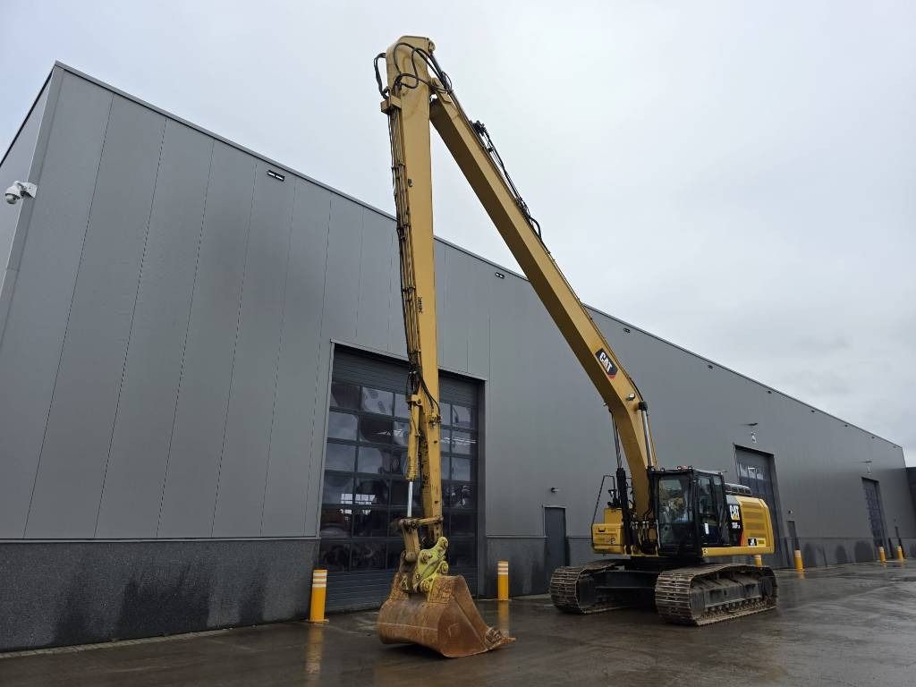 2018 Caterpillar 336FL long reach crawler excavator, side view 2018 Caterpillar 336FL long reach crawler excavator, side view