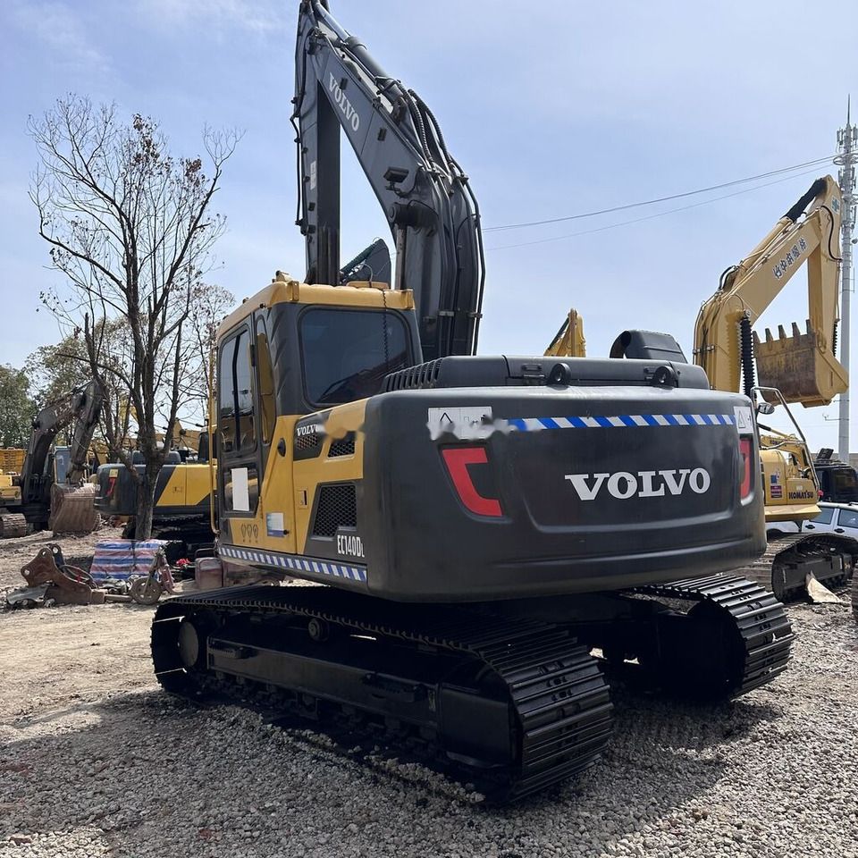 2021 Volvo EC140D crawler excavator, rear three-quarter view 2021 Volvo EC140D crawler excavator, rear three-quarter view