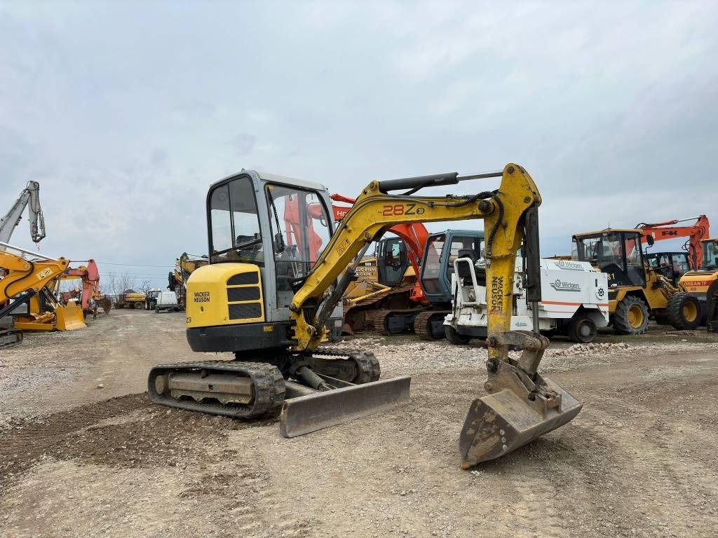 2009 Wacker Neuson 28Z3 mini excavator, front three-quarter view 2009 Wacker Neuson 28Z3 mini excavator, front three-quarter view