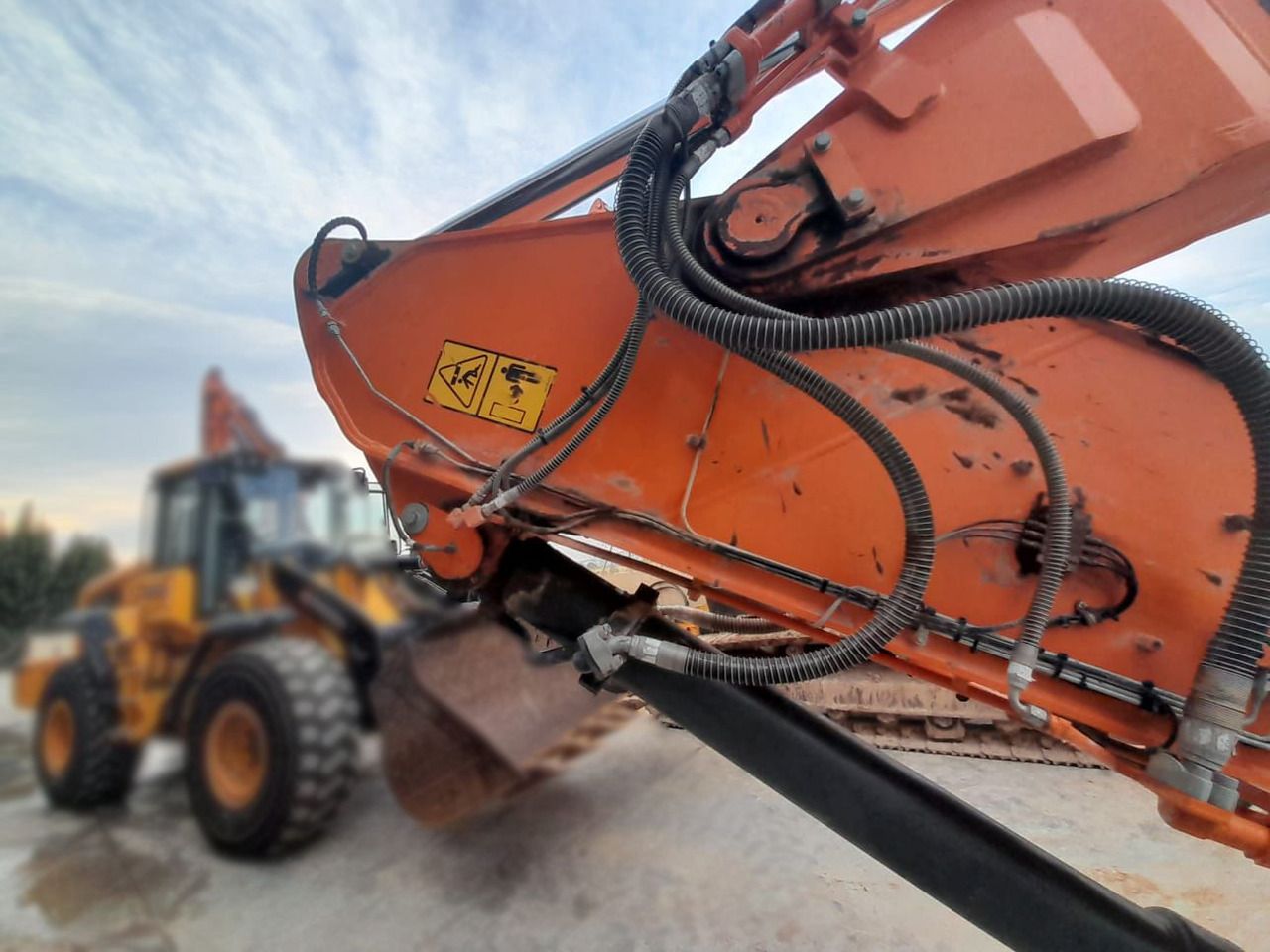 2021 Doosan DX350LC-7 crawler excavator boom and hydraulic detail