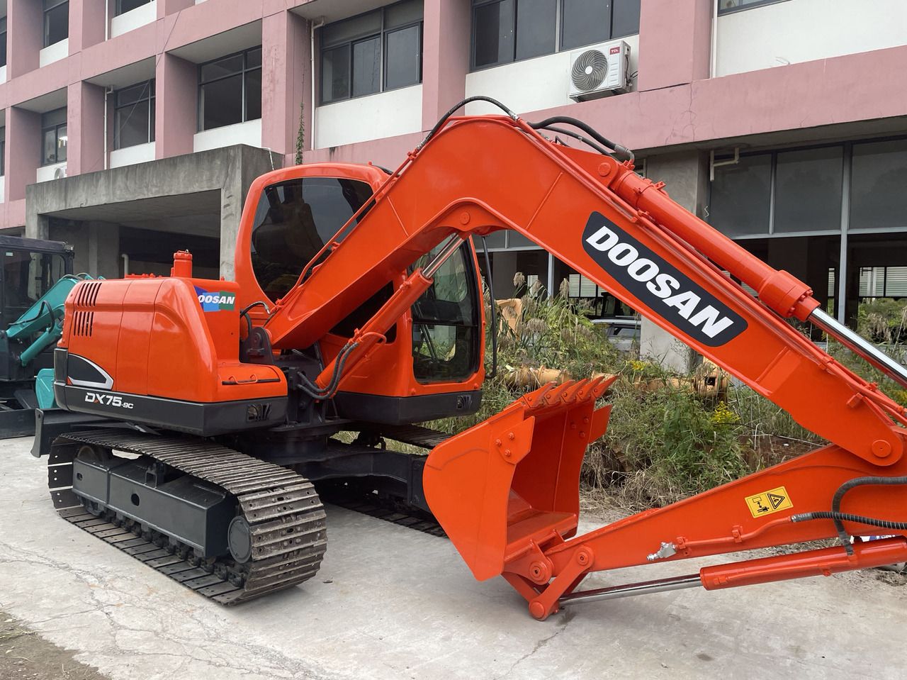 2020 Doosan DX75-9C crawler excavator, side view