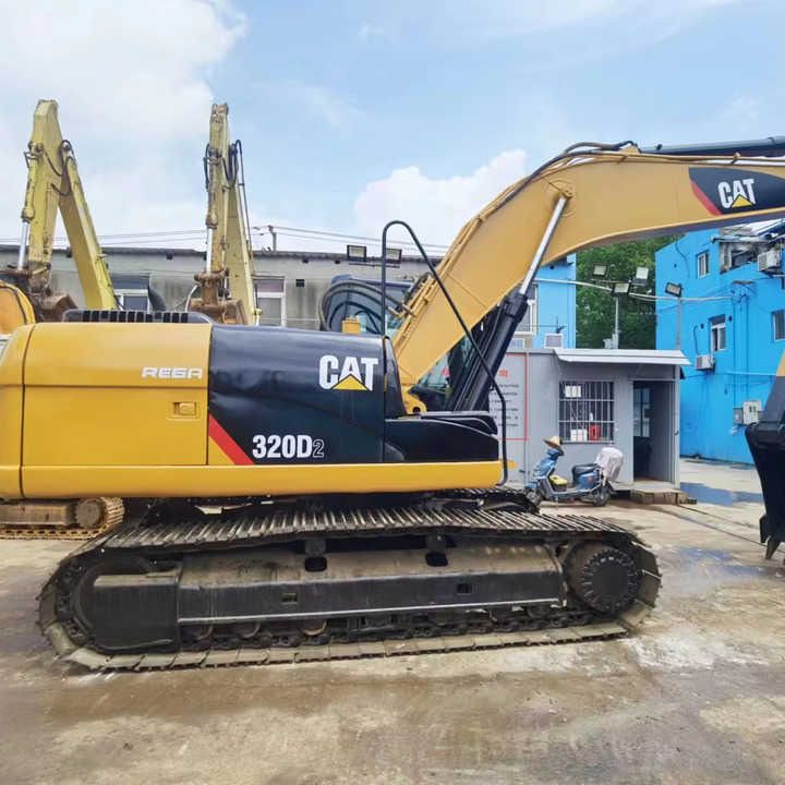 Escavatore cingolato Caterpillar 320D2 del 2020, vista laterale Escavatore cingolato Caterpillar 320D2 del 2020, vista laterale