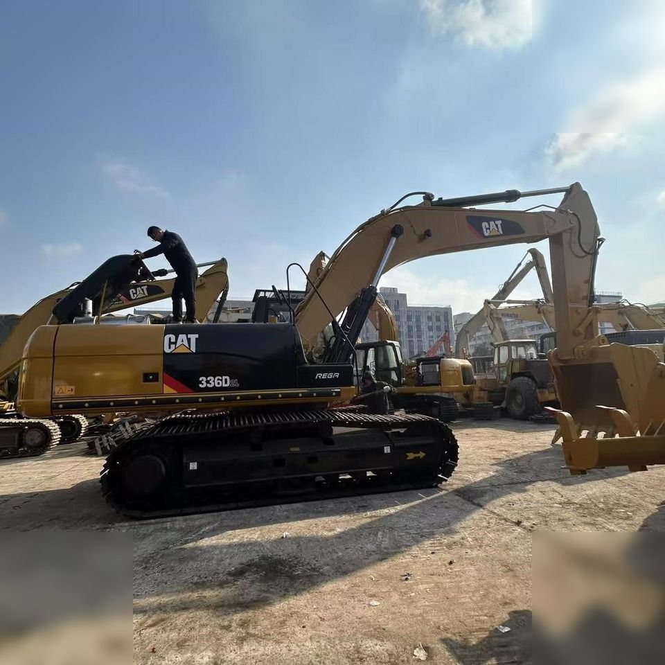 2024 Caterpillar 336D2L crawler excavator, side profile view