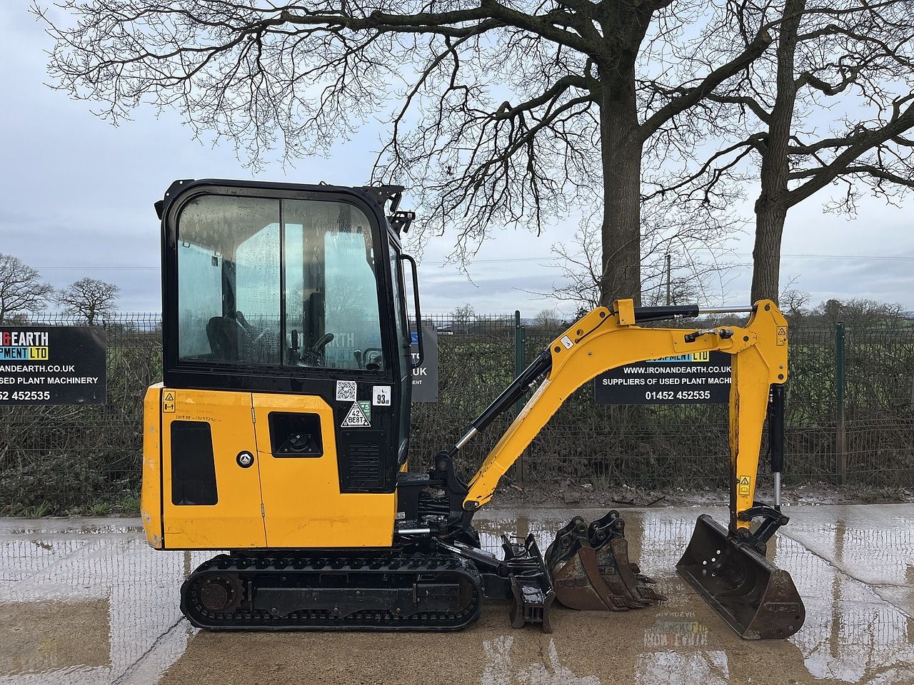 2022 JCB 16C-1 mini excavator, side view 2022 JCB 16C-1 mini excavator, side view