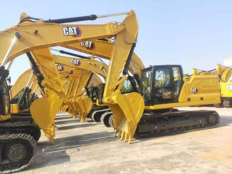 2026 Caterpillar 326GC crawler excavator, side profile view