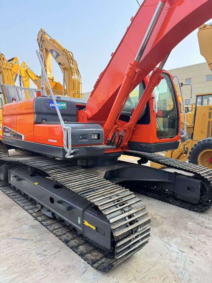 2021 Doosan DX225 crawler excavator, side view 2021 Doosan DX225 crawler excavator, side view