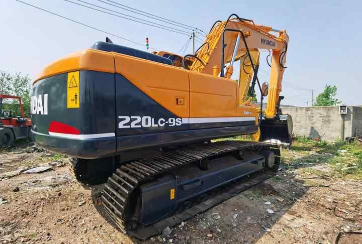 Escavatore cingolato Hyundai R220-9S del 2021 Escavatore cingolato Hyundai R220-9S del 2021