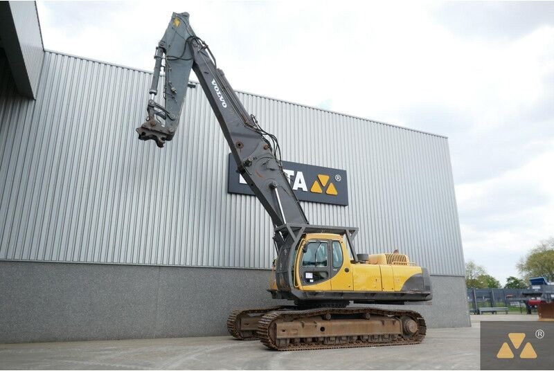 2000 Volvo EC460LC HR demolition excavator side view