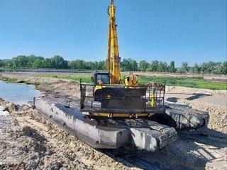 2008 JCB JS220LC crawler excavator rear view