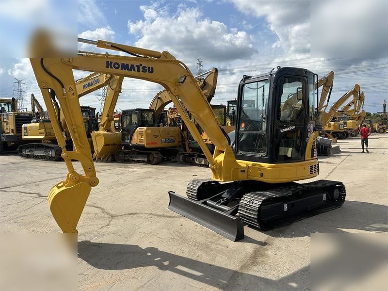 2016 Komatsu PC55MR-2 mini excavator, side view 2016 Komatsu PC55MR-2 mini excavator, side view