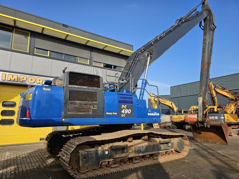 2020 Komatsu PC490 LC crawler excavator, side view 2020 Komatsu PC490 LC crawler excavator, side view