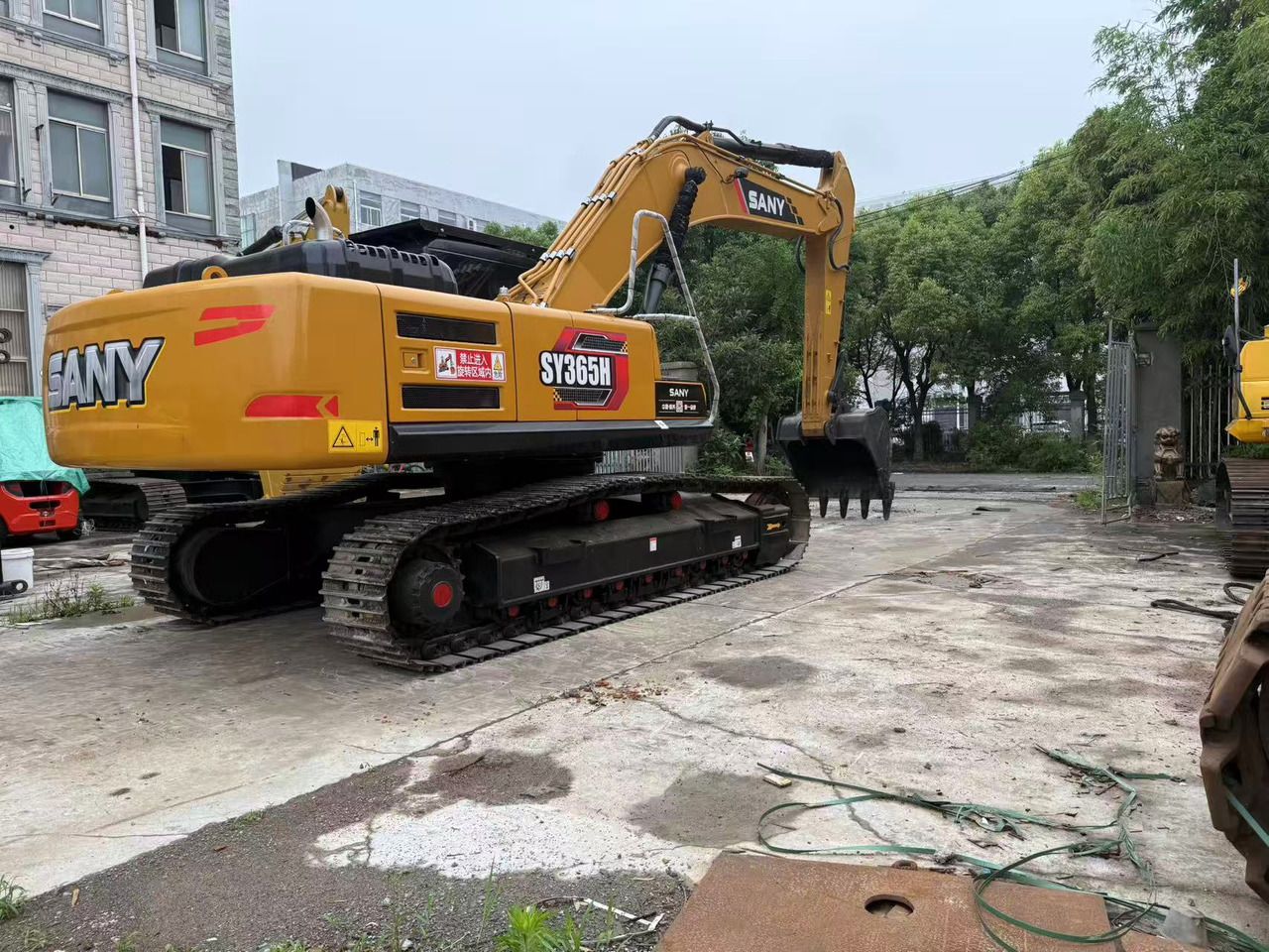 2024 Sany SY365H crawler excavator, rear three-quarter view 2024 Sany SY365H crawler excavator, rear three-quarter view