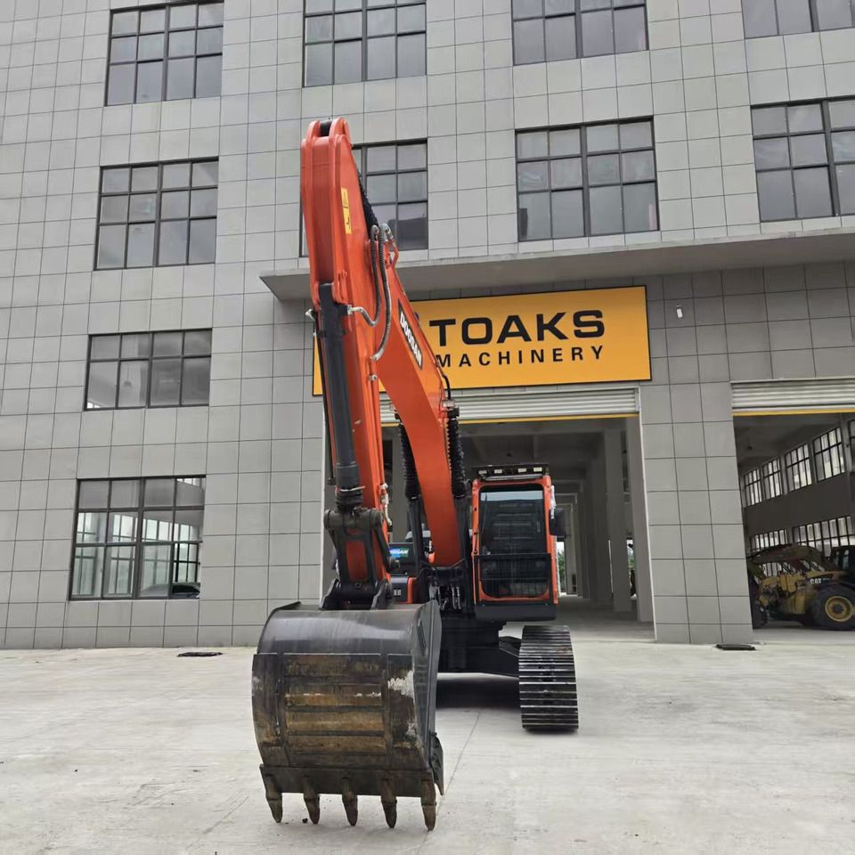 2024 Doosan DX225 crawler excavator, front view 2024 Doosan DX225 crawler excavator, front view
