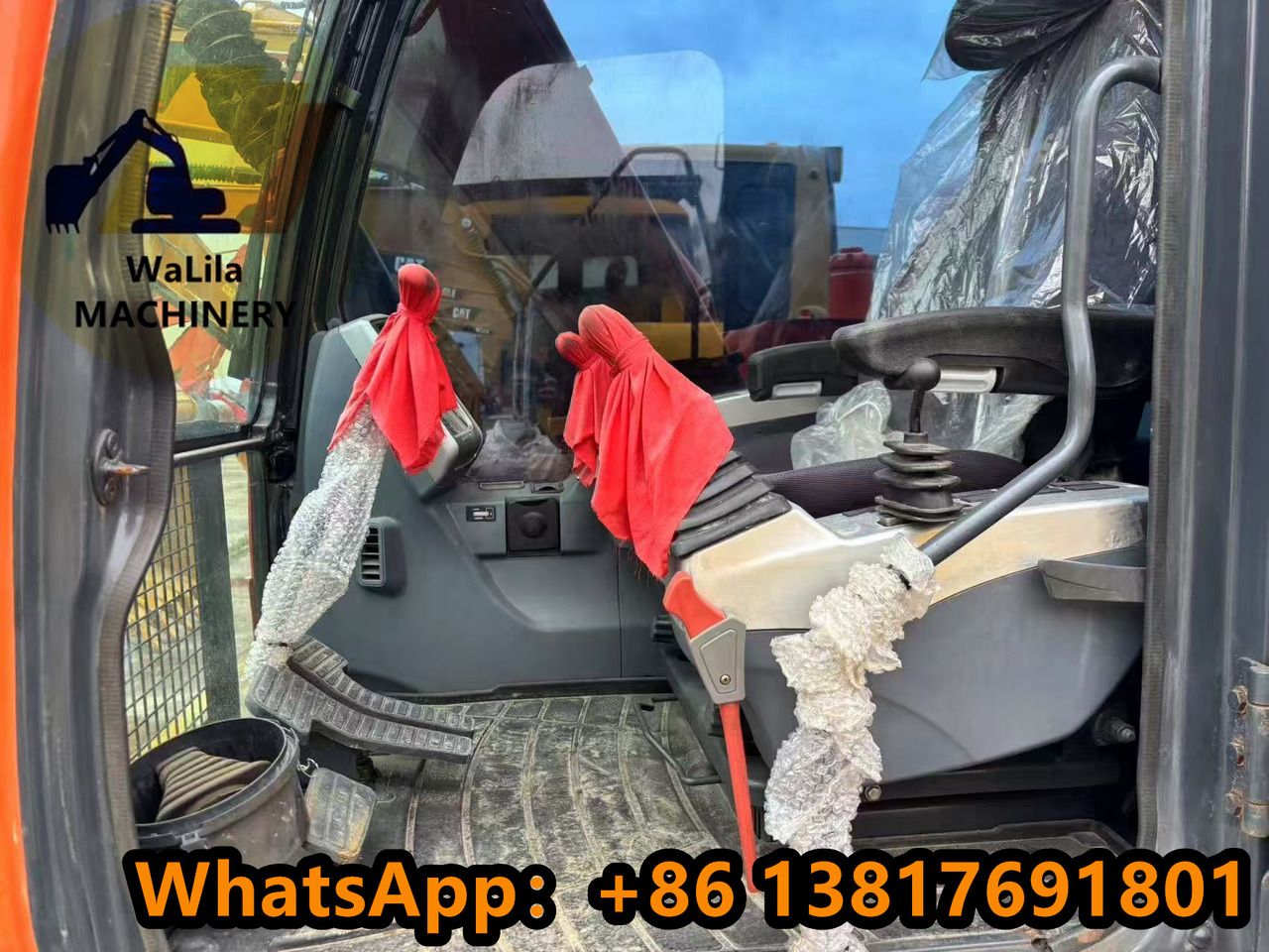 2023 Doosan DX75-9 mini excavator interior view 2023 Doosan DX75-9 mini excavator interior view