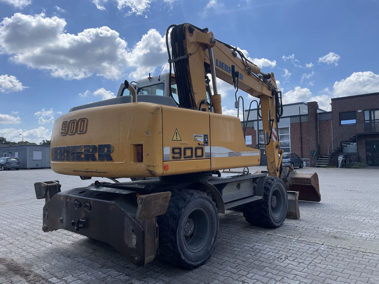 2004 Liebherr A900C HD Litronic wheel excavator, rear three-quarter view