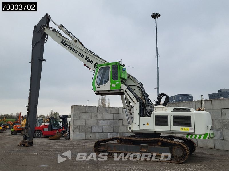 2009 Liebherr R954 C HDW crawler excavator side view
