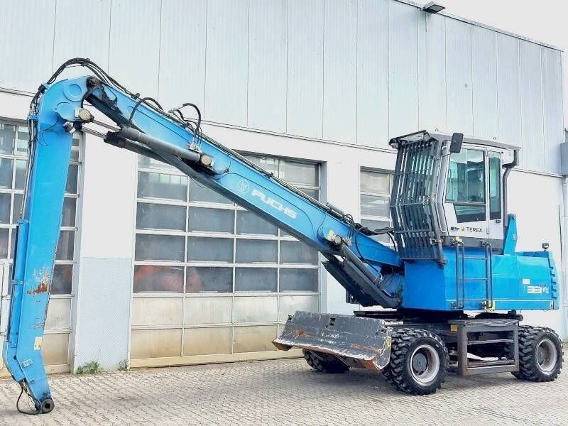 2015 Fuchs MHL 334 E material handler, side profile view