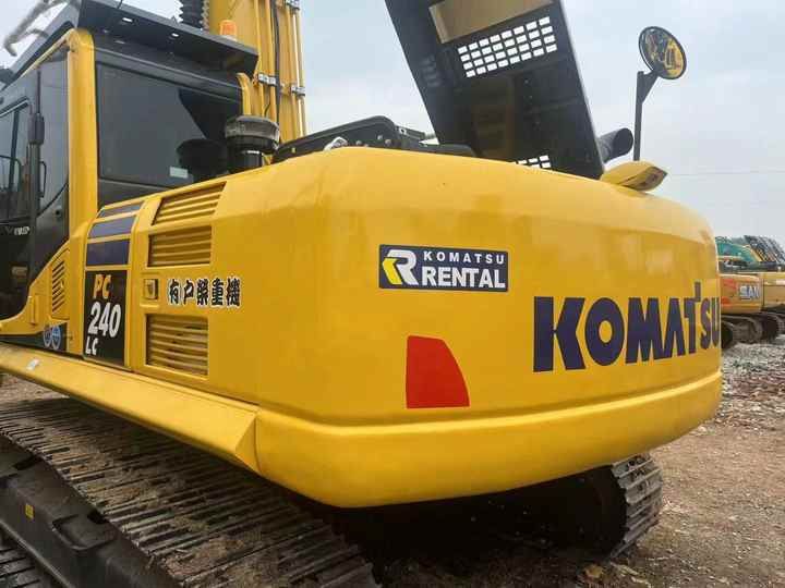 2022 Komatsu PC240-8 crawler excavator rear three-quarter view 2022 Komatsu PC240-8 crawler excavator rear three-quarter view