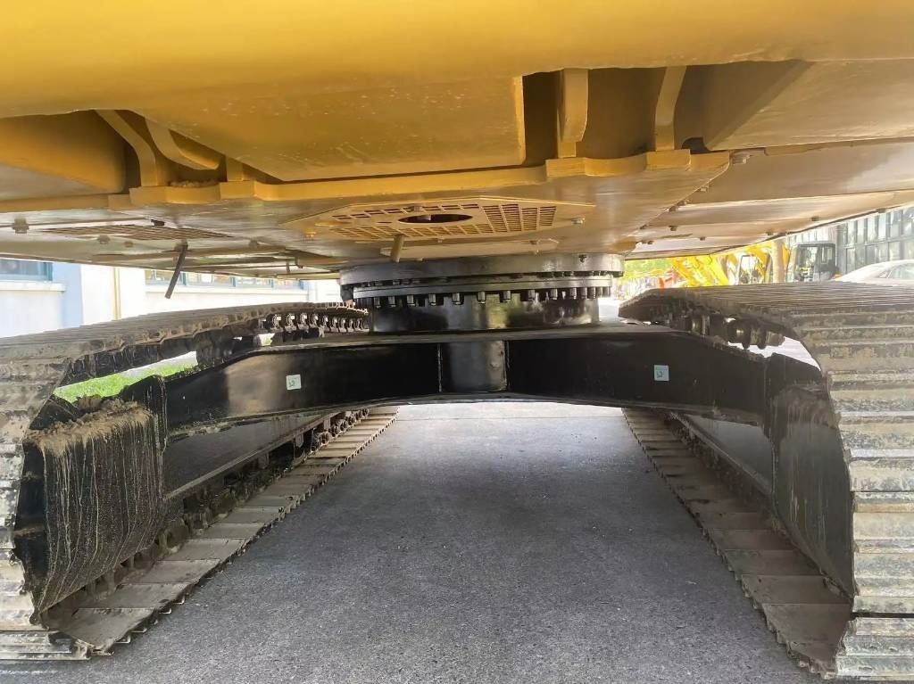 2024 Caterpillar 320GC crawler excavator undercarriage view