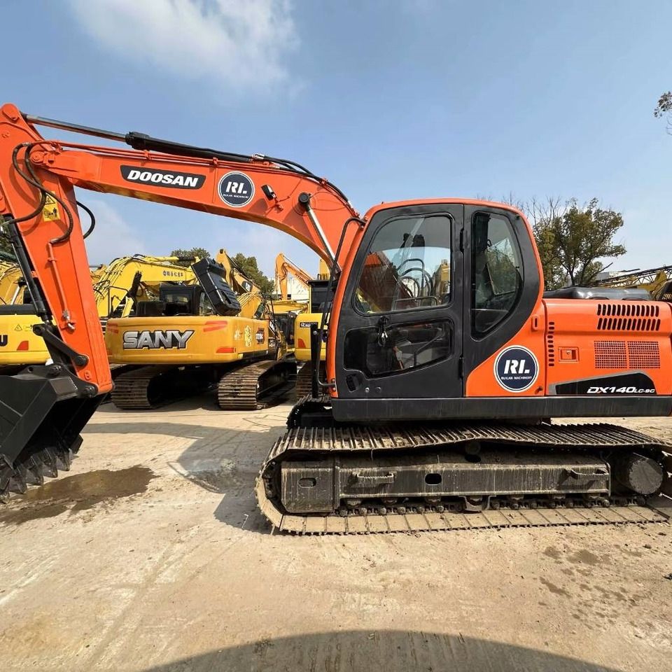 2023 Doosan DX140LC-9C crawler excavator side view