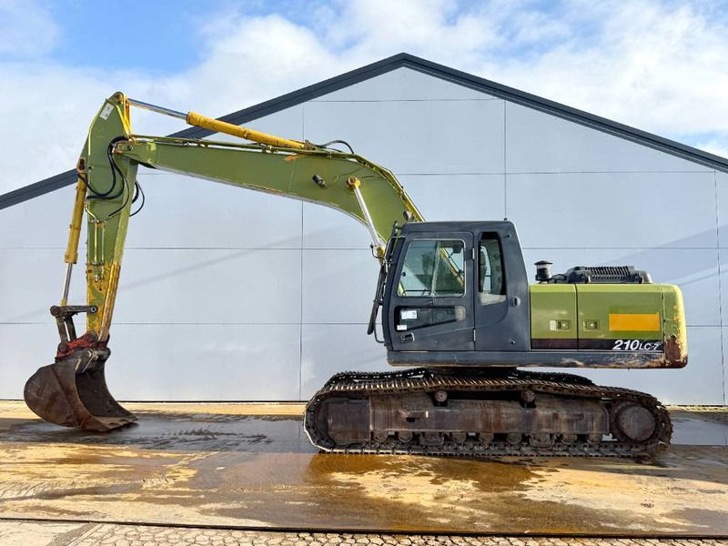 2007 Hyundai R210LC-7 crawler excavator, side profile view 2007 Hyundai R210LC-7 crawler excavator, side profile view