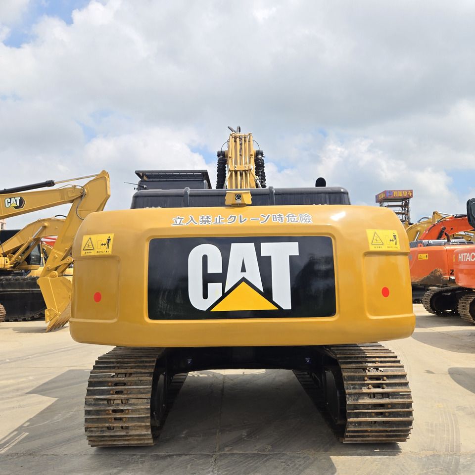 2024 Caterpillar 330D crawler excavator, rear view 2024 Caterpillar 330D crawler excavator, rear view