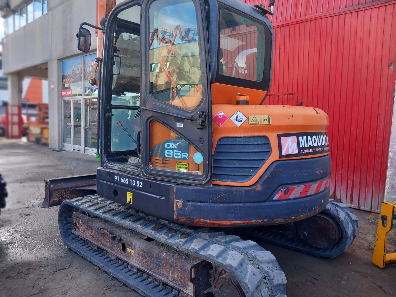 2016 Doosan DX85R-3 mini excavator, rear three-quarter view 2016 Doosan DX85R-3 mini excavator, rear three-quarter view