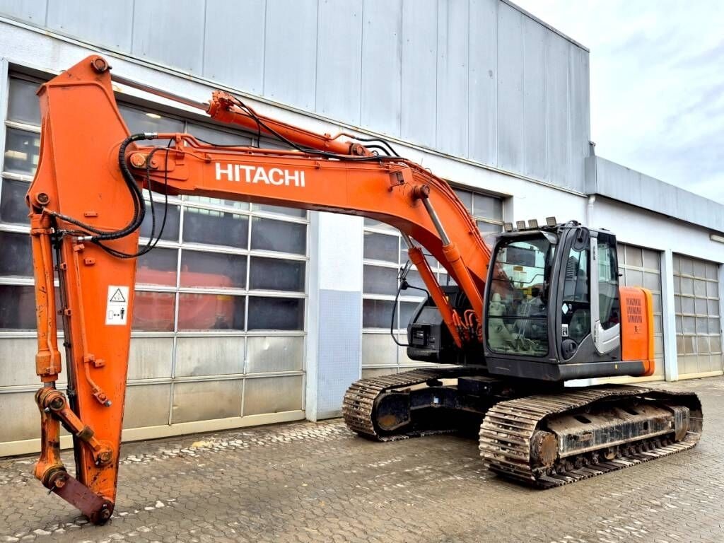 2013 Hitachi ZX225USLC-3 crawler excavator, side view