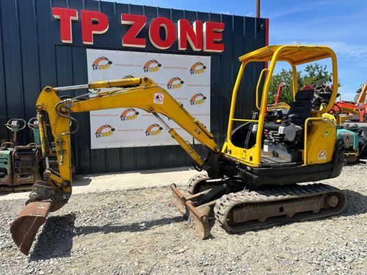 2015 Kubota KX61-3 mini excavator, side profile view 2015 Kubota KX61-3 mini excavator, side profile view